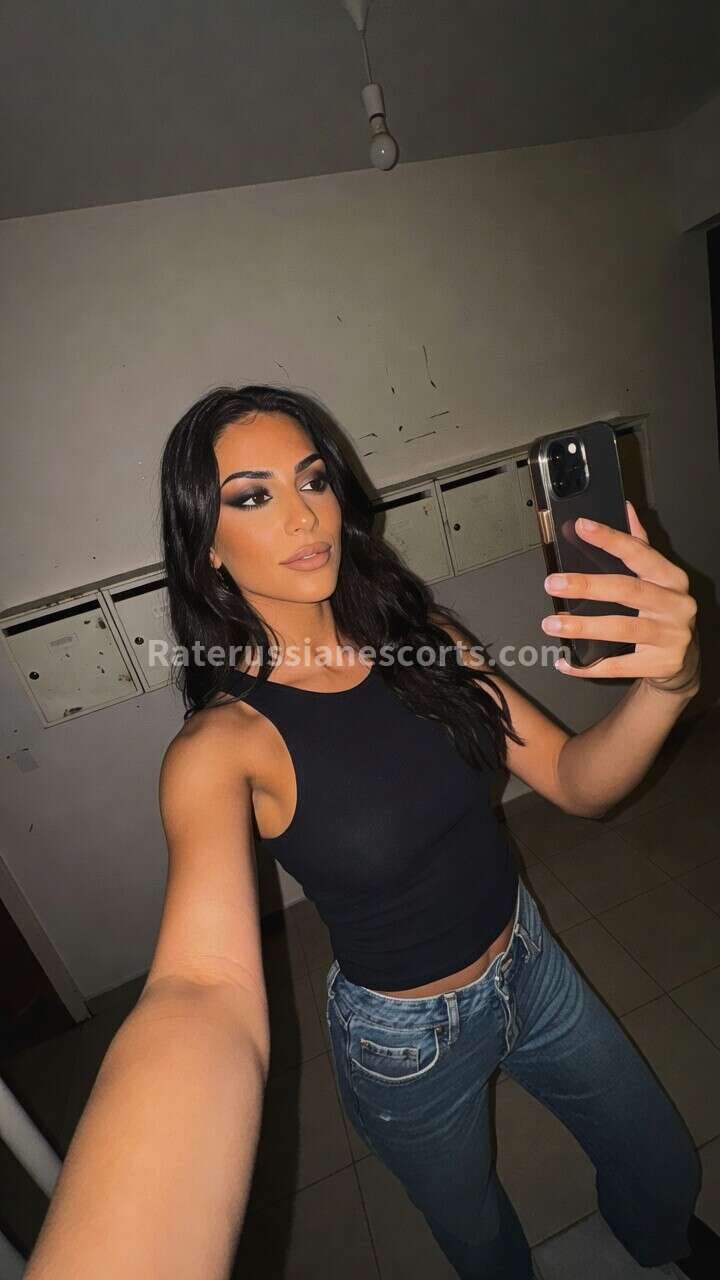 מיתוסים שגברים מספרים לעצמם על הבחורות בדירות